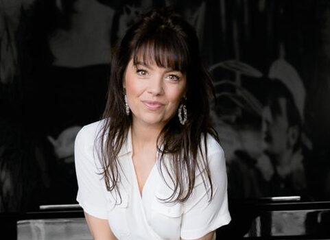 Linda Smeets met haar solovoorstelling Me, My Piano, My Songs